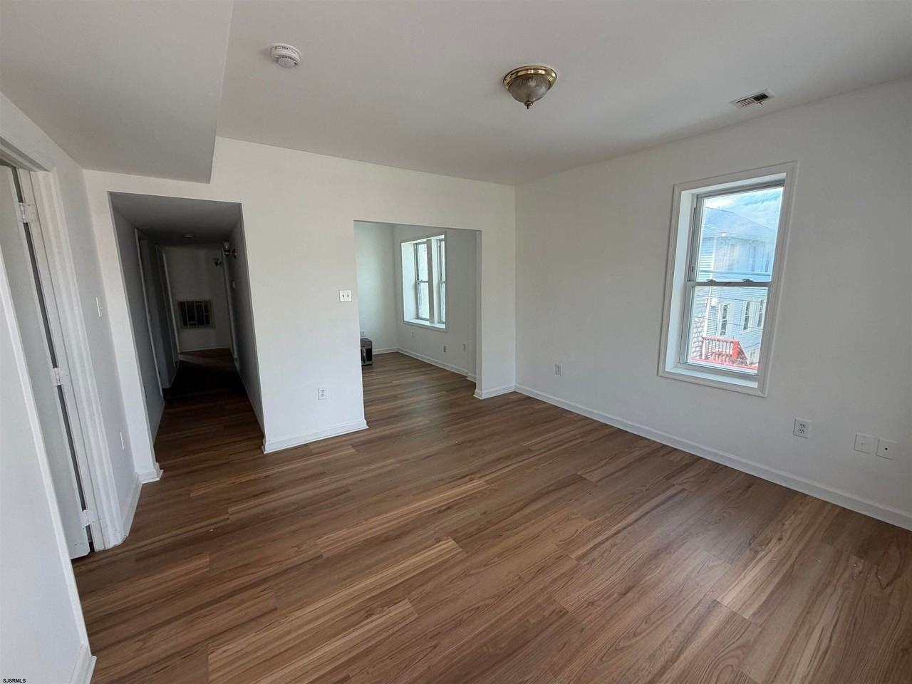 2009 Blaine Ave - Photo 3 of 8