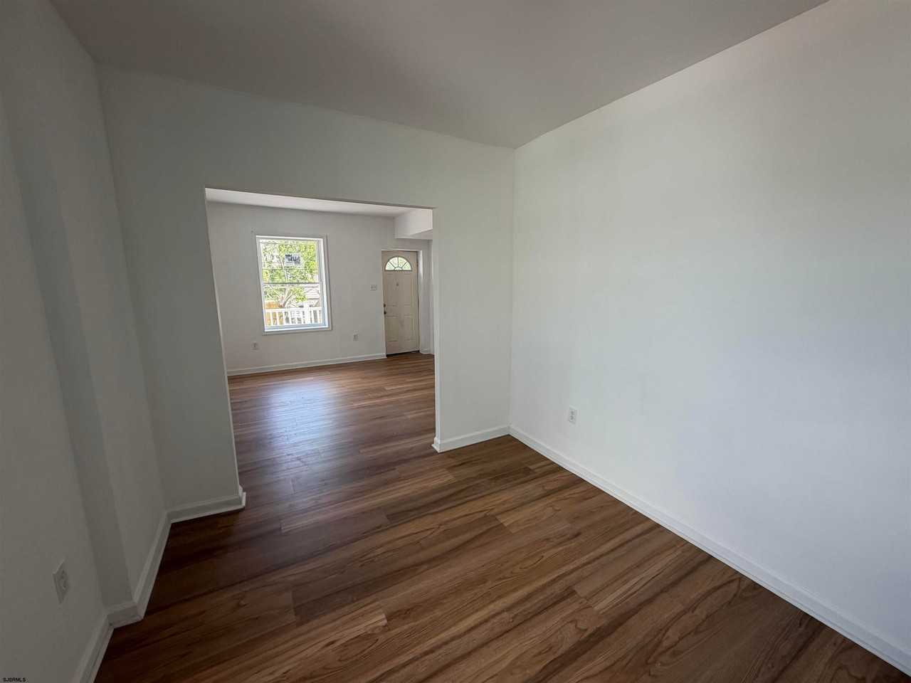 2009 Blaine Ave - Photo 4 of 8