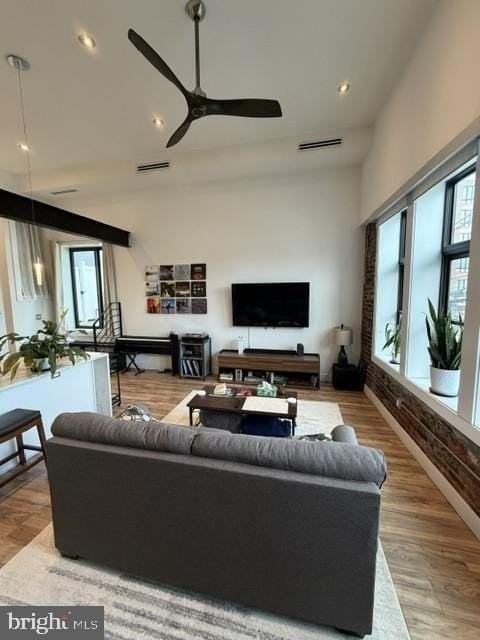 620 N Front St - Photo 3 of 8