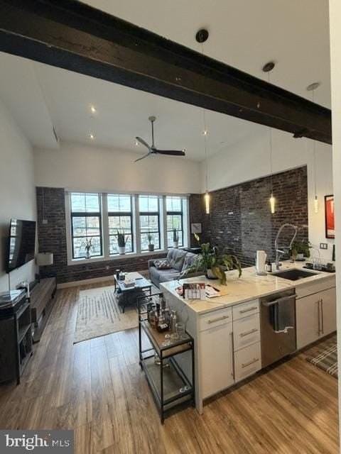 620 N Front St - Photo 4 of 8
