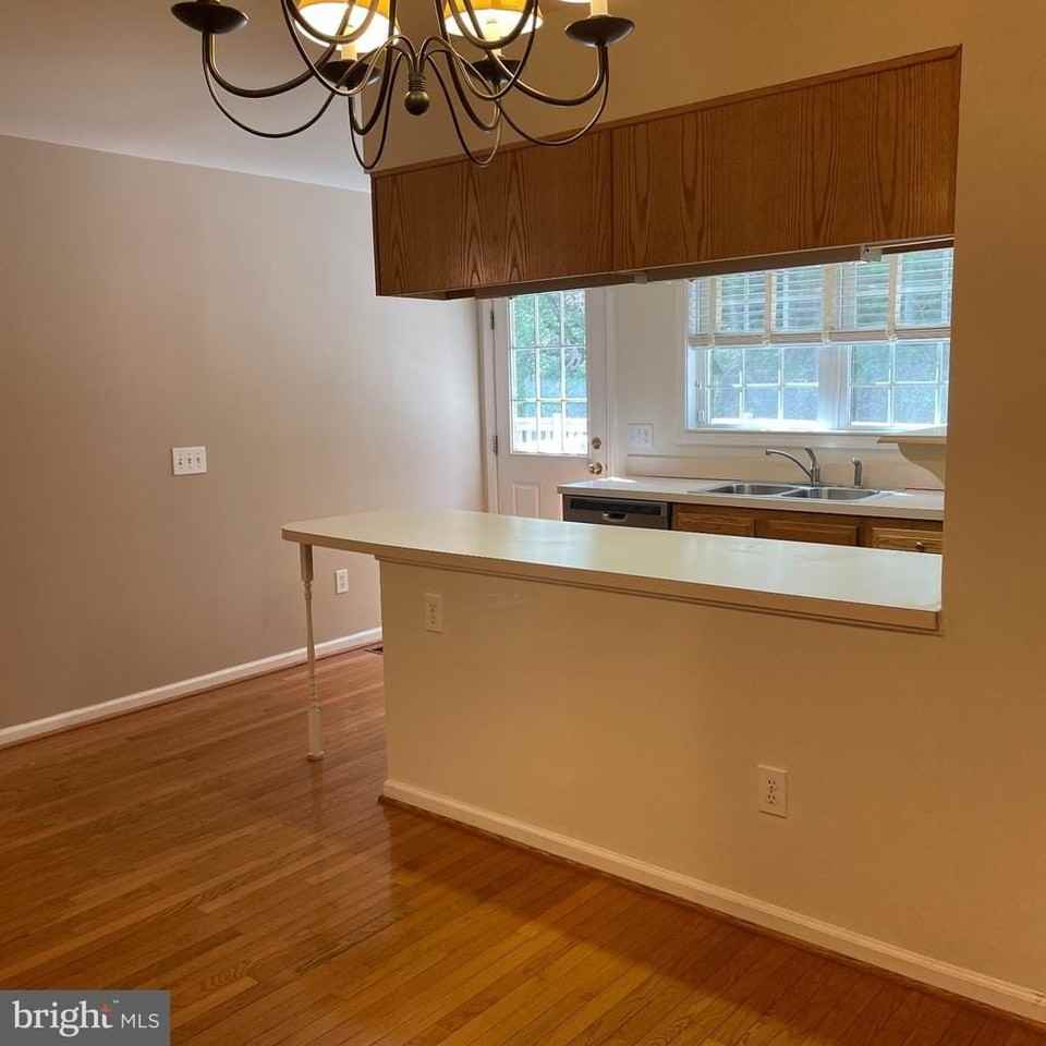 248 Parker Ave - Photo 7 of 9