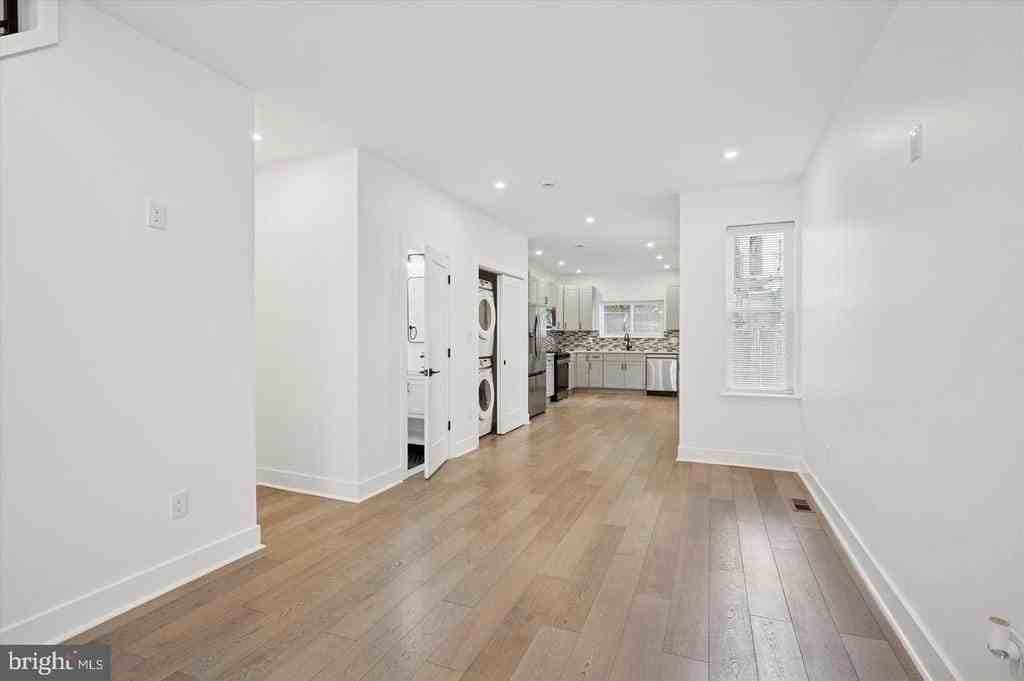 1512 N Newkirk St - Photo 3 of 15