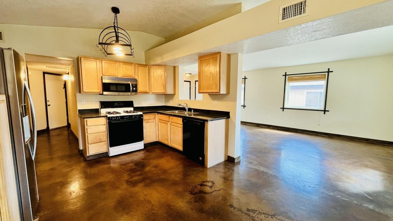 5600 Mesa Ridge Rd Nw - Photo 4 of 28