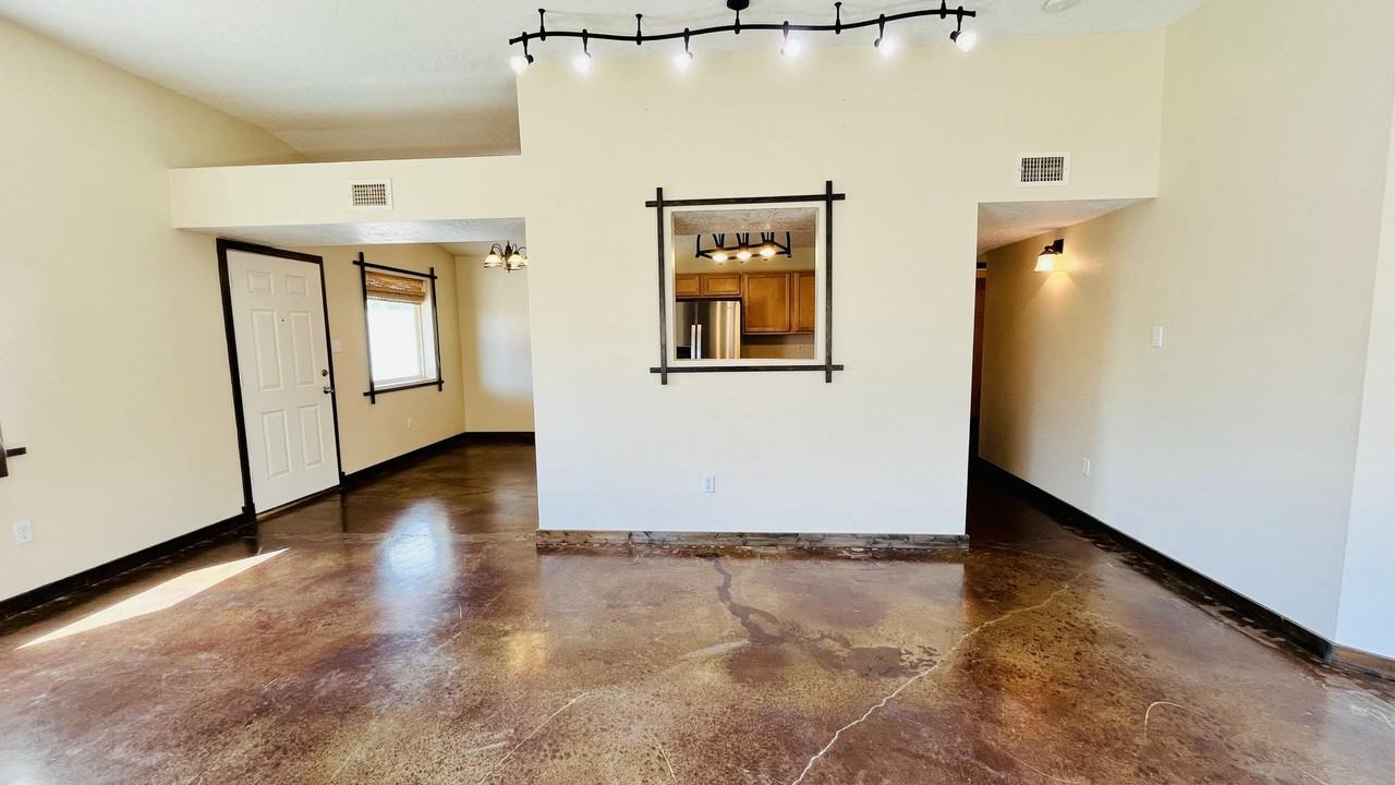 5600 Mesa Ridge Rd Nw - Photo 5 of 28