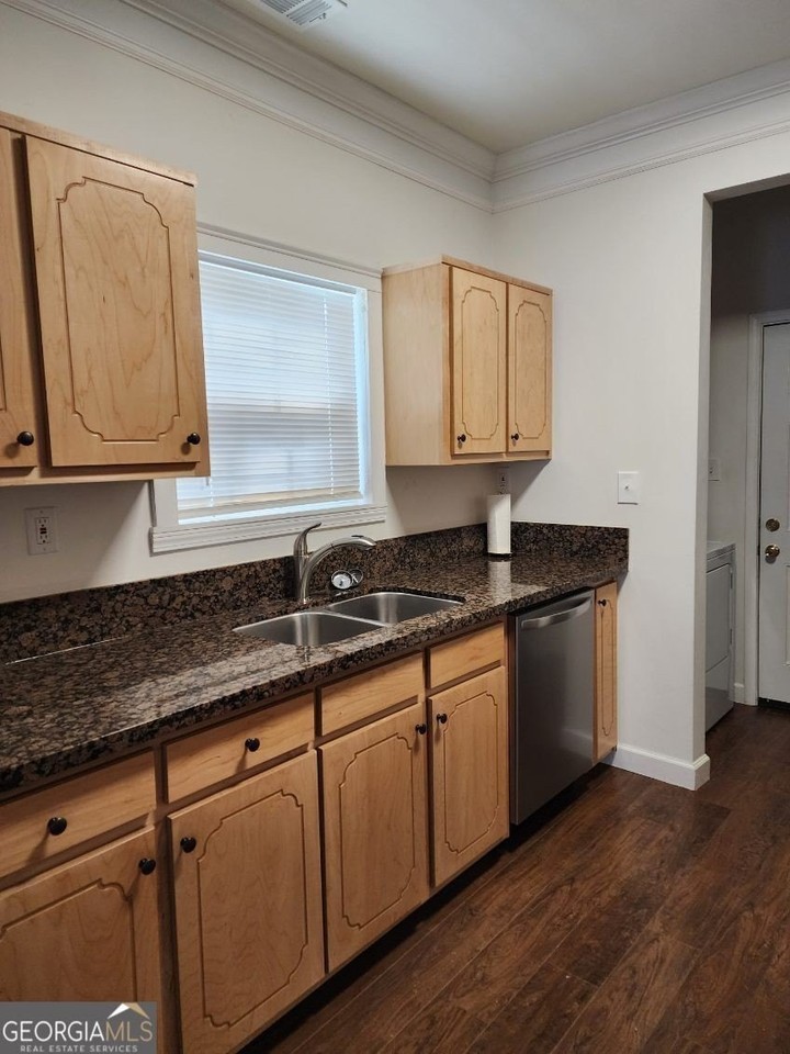 244 Windemere Way - Photo 5 of 22