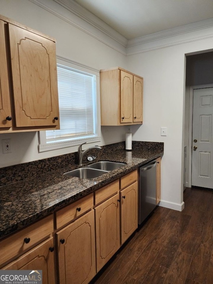 244 Windemere Way - Photo 7 of 22