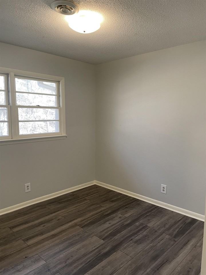 225 Pressley Way - Photo 7 of 10