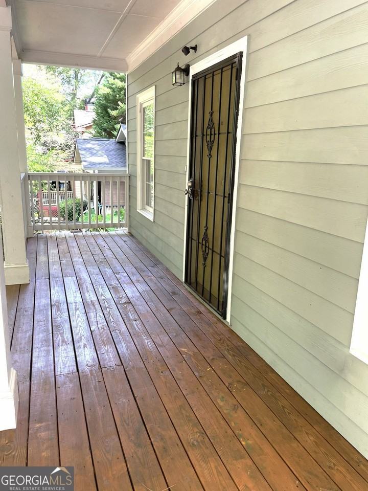 994 Sims St Sw - Photo 3 of 22