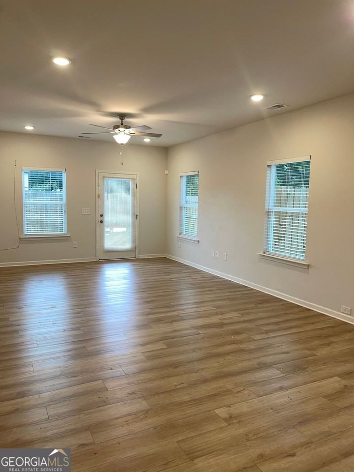 1492 Trellis Ct - Photo 2 of 7