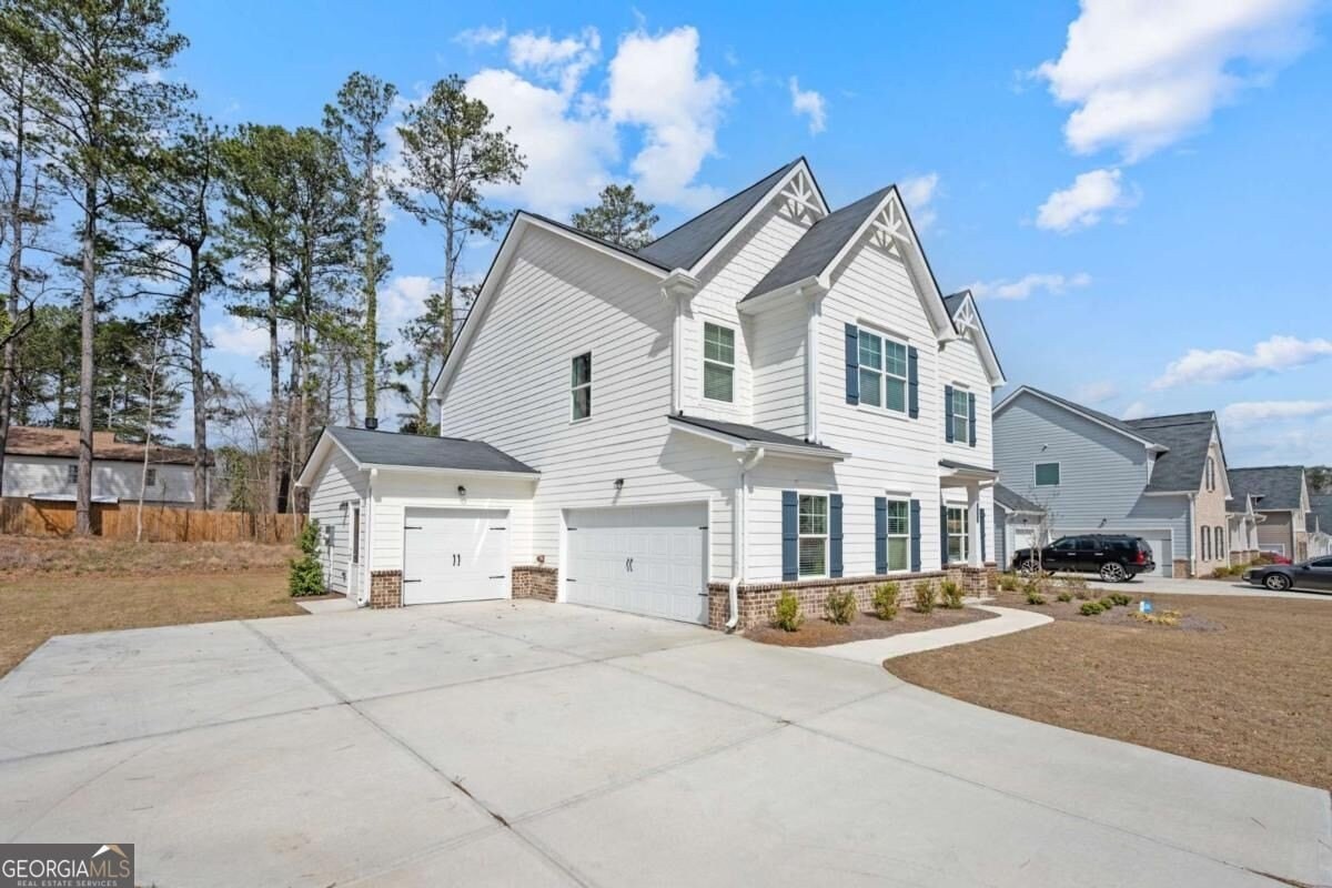 1441 Stephens View Dr - Photo 3 of 49