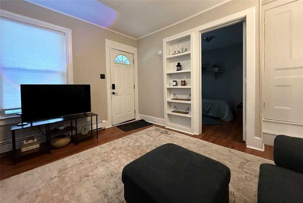 143 Harrison St #1 - Photo 3 of 8