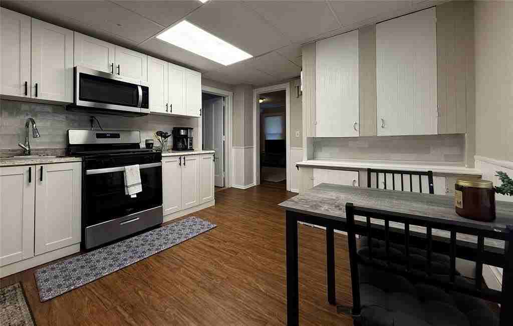 143 Harrison St #1 - Photo 4 of 8