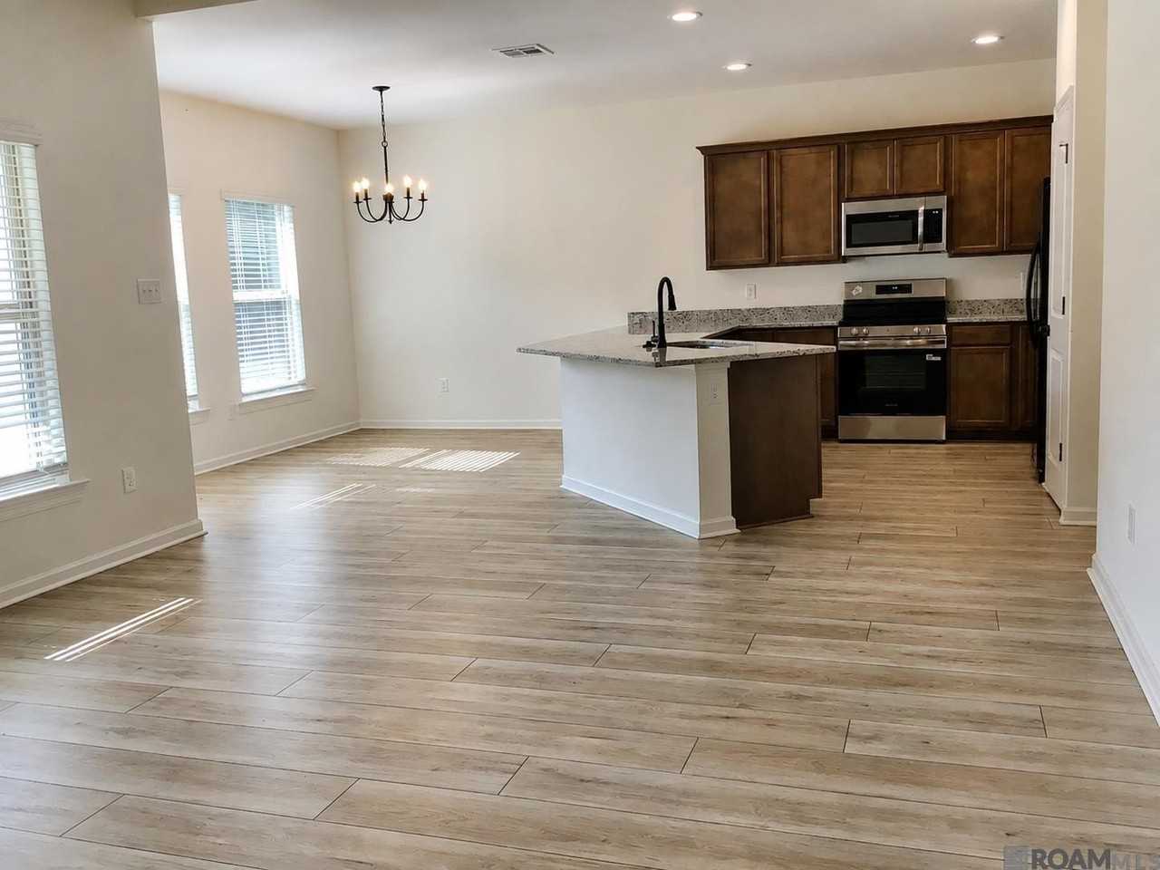 23661 Sweetbriar Ct - Photo 2 of 9
