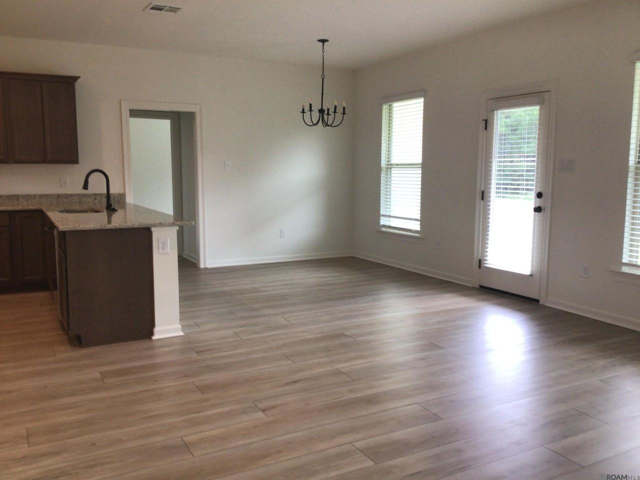 23667 Sweetbriar Ct - Photo 3 of 11