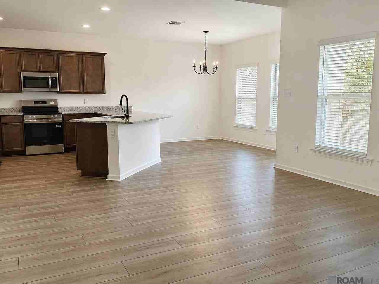 23668 Sweetbriar Ct - Photo 2 of 10