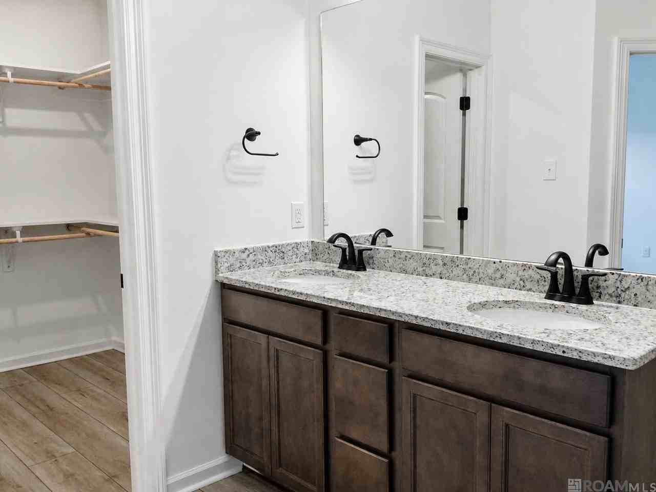 23668 Sweetbriar Ct - Photo 5 of 10