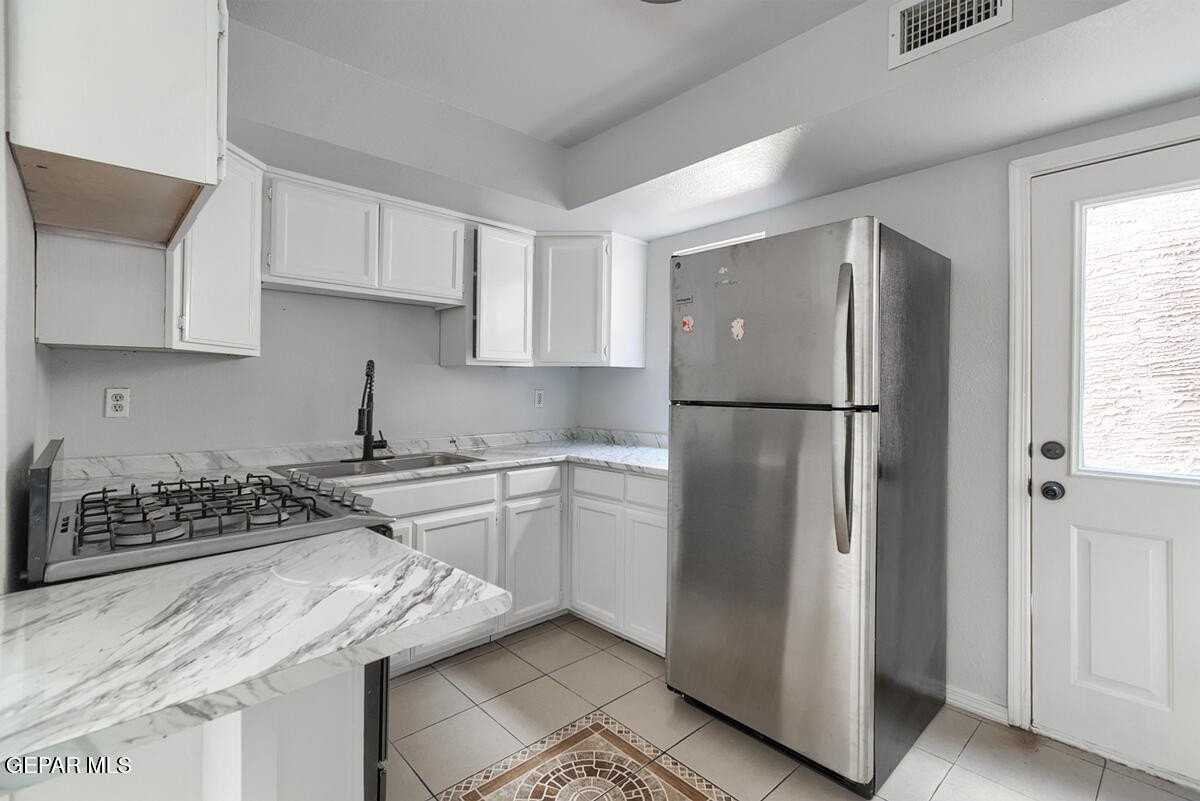 3584 Waterspring Ln - Photo 4 of 22
