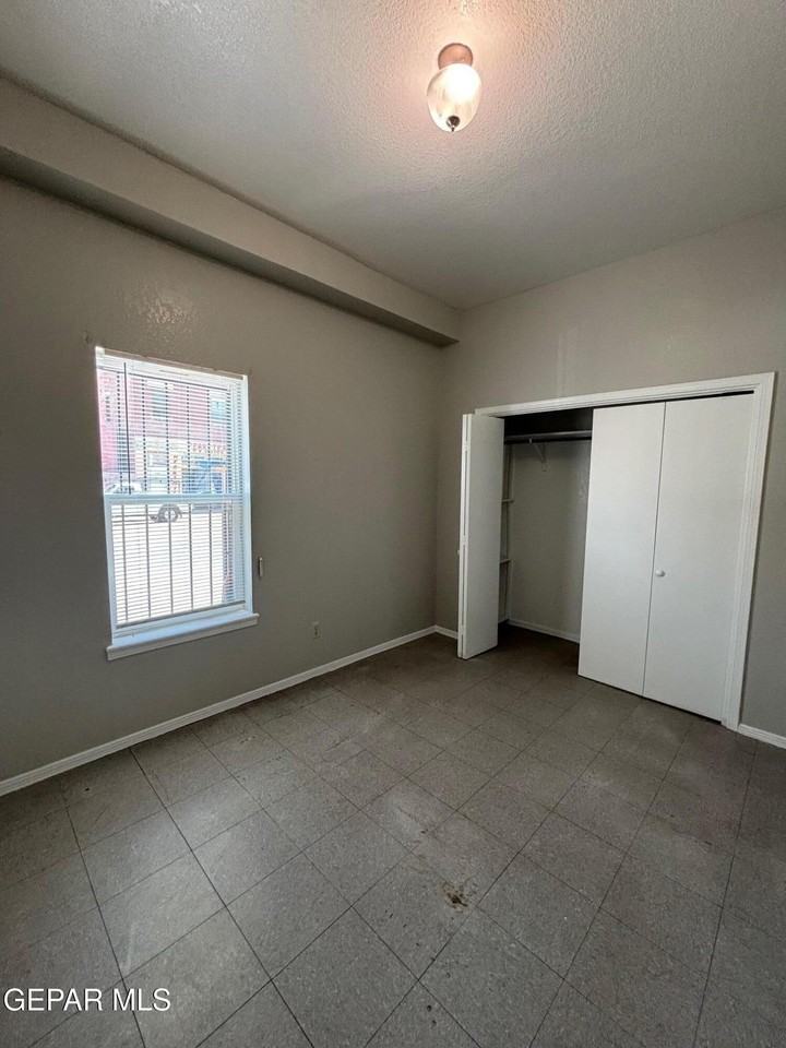 515 S Oregon St #101 - Photo 2 of 6