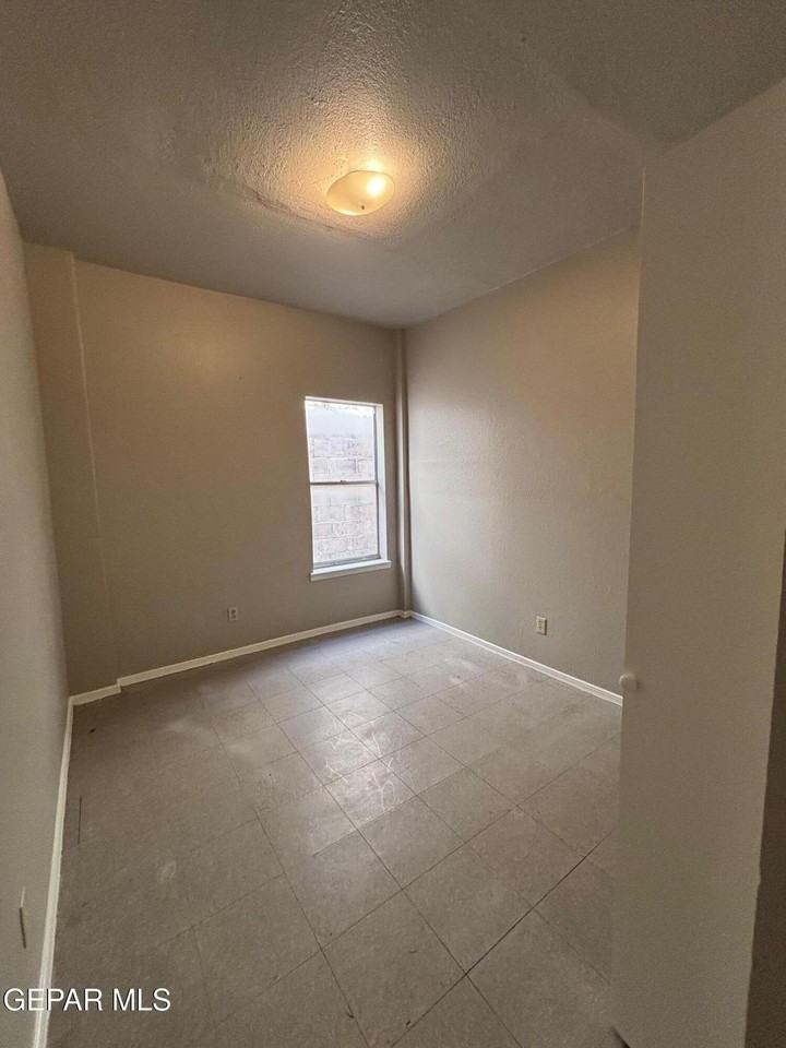 515 S Oregon St #314 - Photo 4 of 6