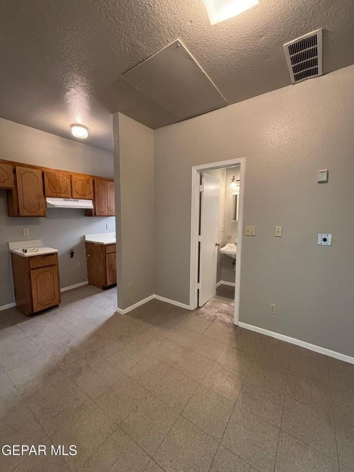 515 S Oregon St #314 - Photo 6 of 6