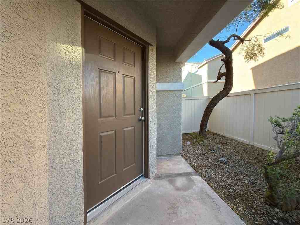 11970 Giles St - Photo 4 of 29