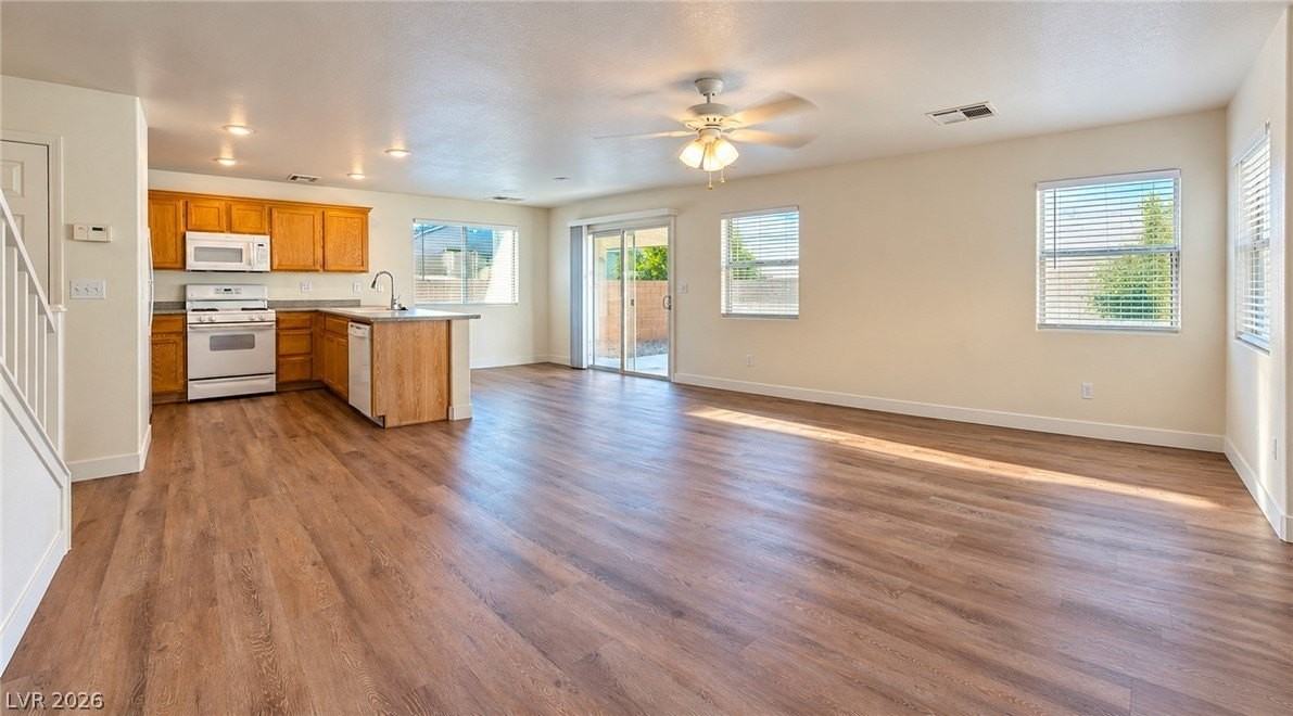 11970 Giles St - Photo 6 of 29