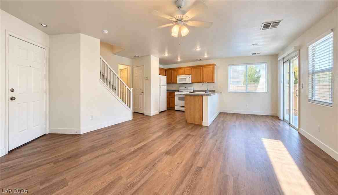 11970 Giles St - Photo 7 of 29