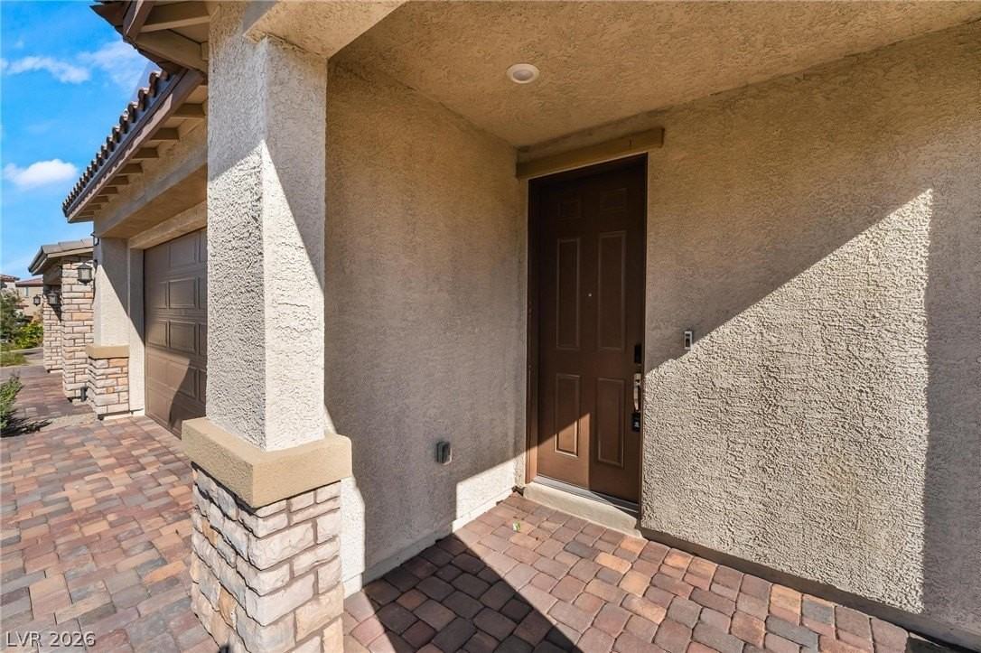 820 Nova Heights St - Photo 2 of 33