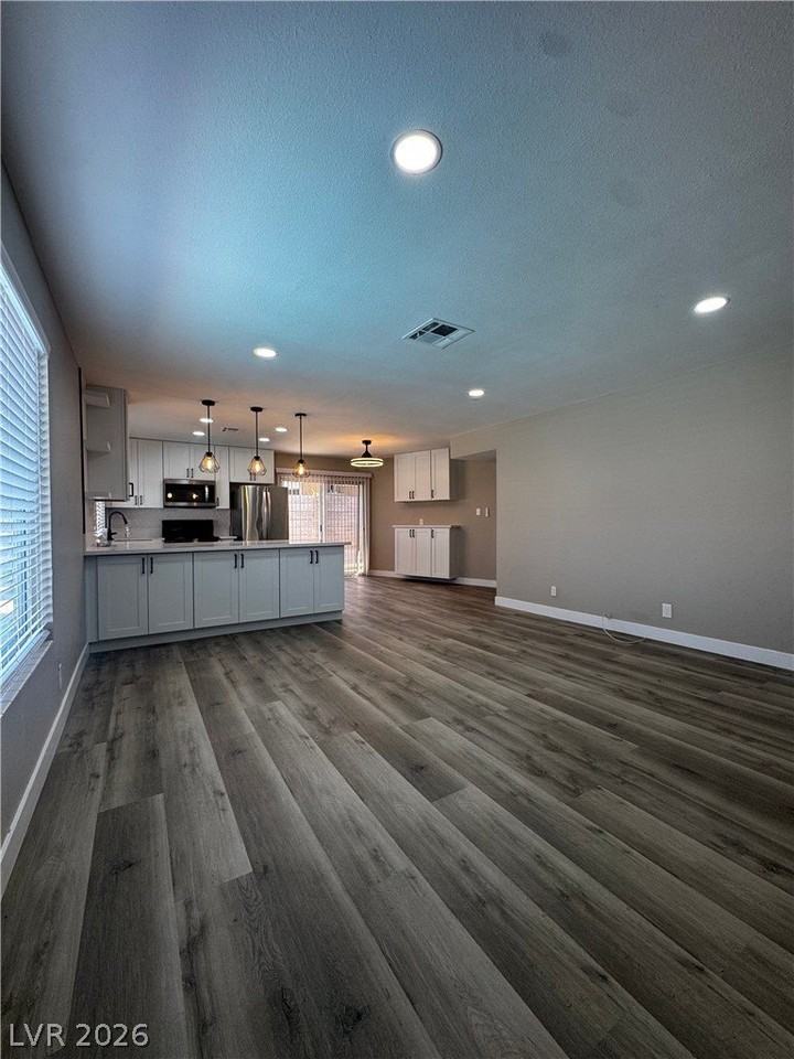 336 Viewmont Dr - Photo 3 of 24
