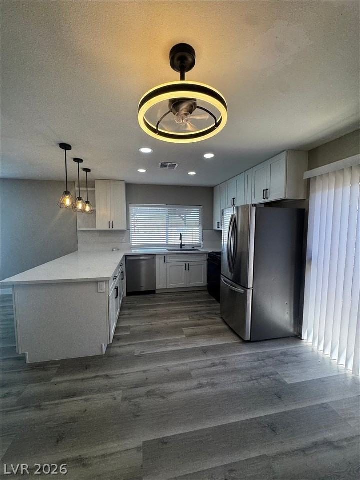 336 Viewmont Dr - Photo 6 of 24