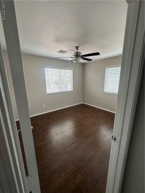229 Paradise Bird St - Photo 3 of 10