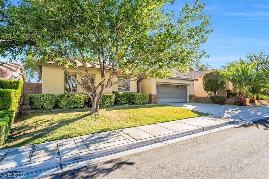 2298 Tedesca Dr - Photo 3 of 38
