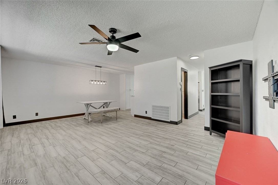573 Greenbriar Townhouse Way - Photo 4 of 28