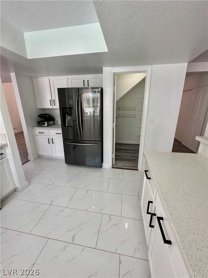 2713 Monrovia Dr - Photo 7 of 34