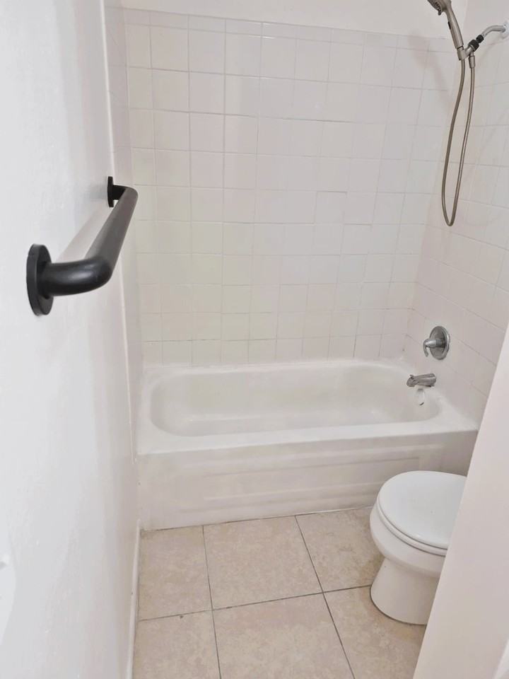 6000 Nw 7th St #21 - Photo 6 of 11
