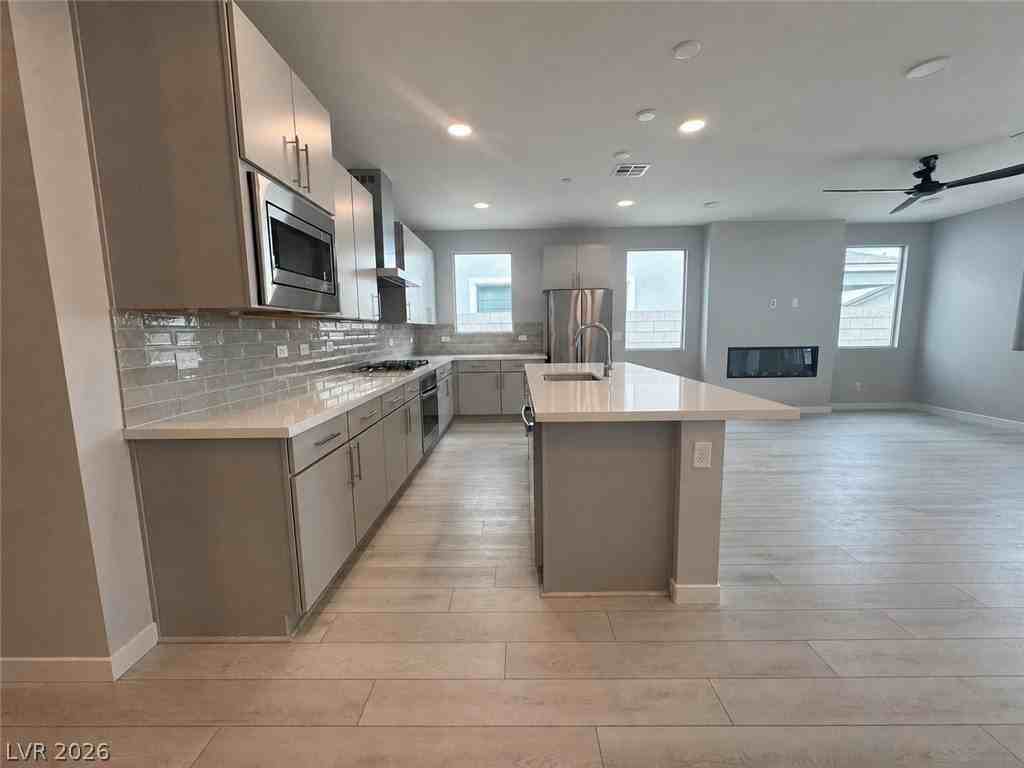 9229 Frazer St - Photo 5 of 27