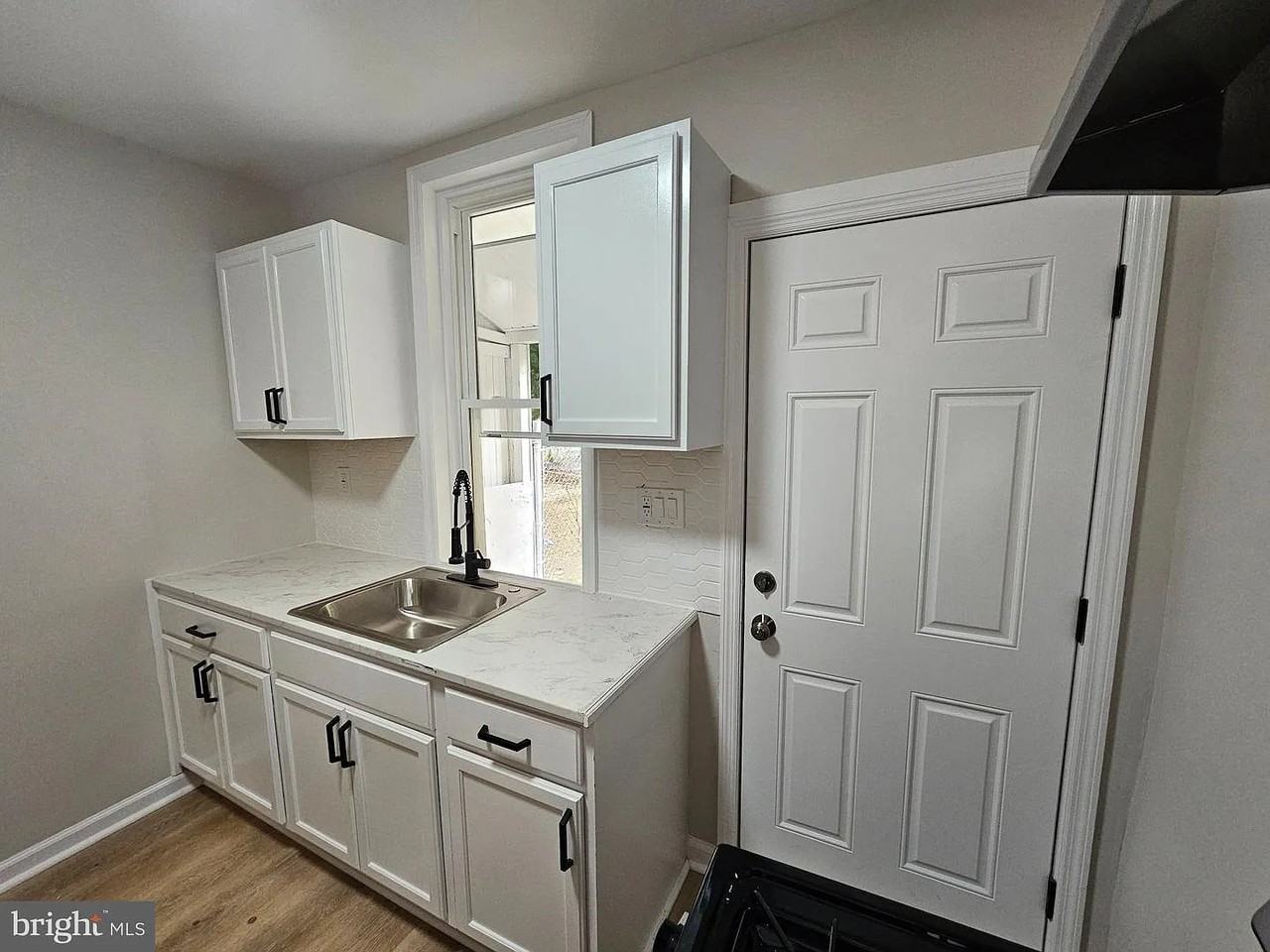 29 Marion St #1 - Photo 4 of 15