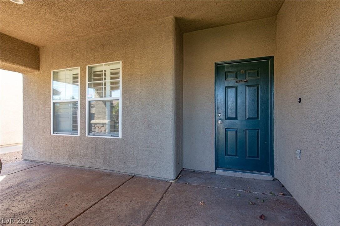 725 Smokey Mountain Ave - Photo 4 of 36