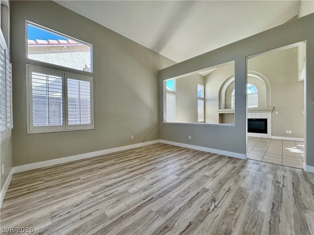 8181 W Rochelle Ave - Photo 2 of 20