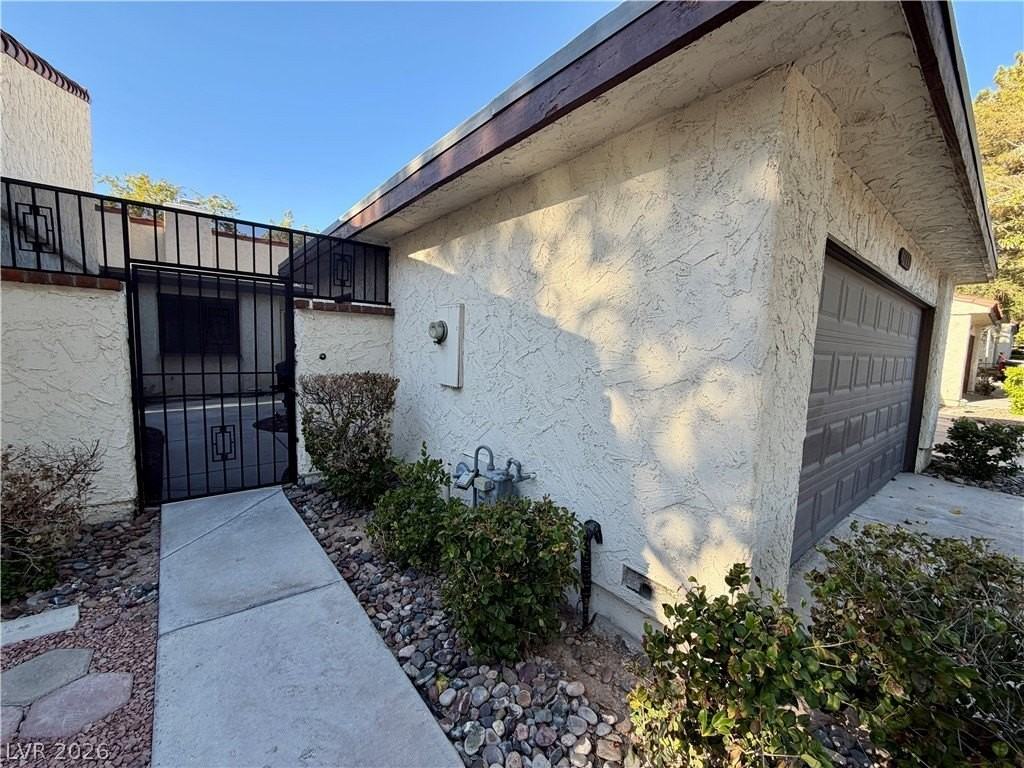 3073 Conquista Ct - Photo 2 of 22