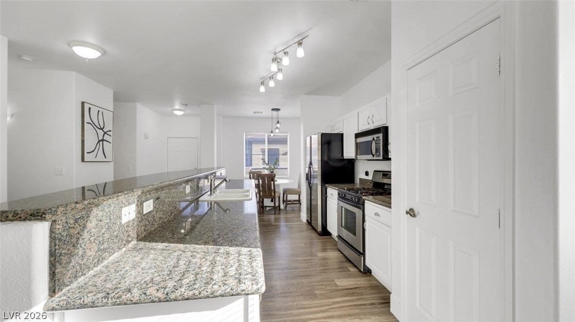 721 Peachy Canyon Cir #201 - Photo 6 of 18