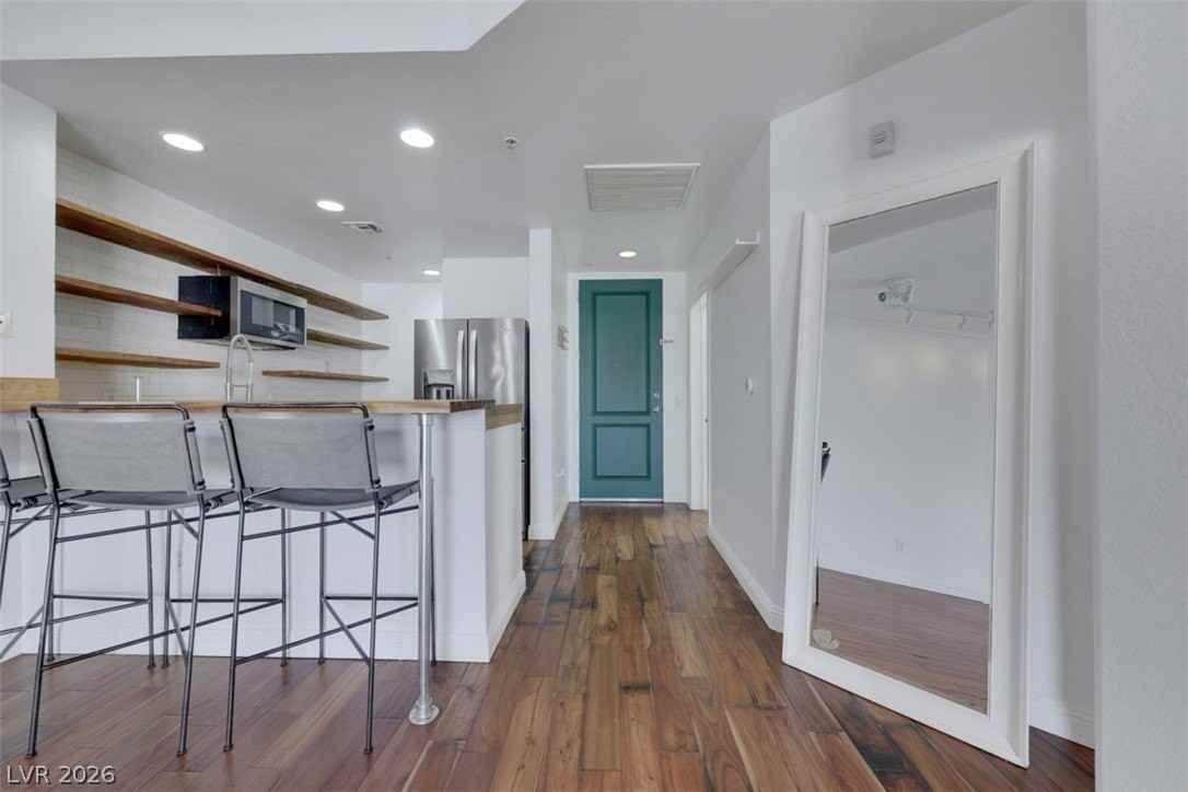 47 E Agate Ave #204 - Photo 3 of 20