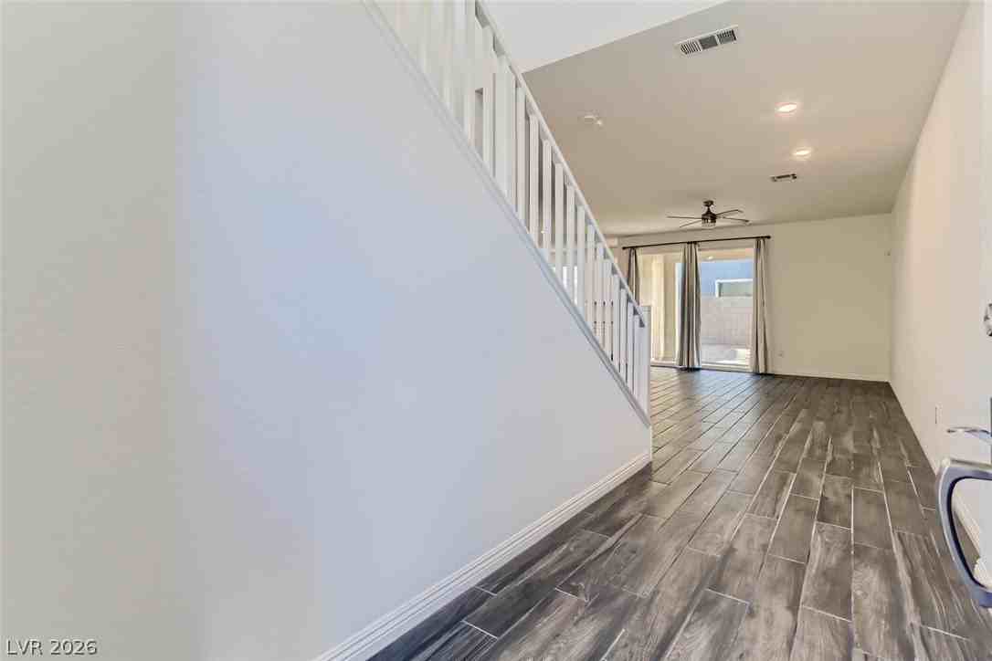 4208 Bayley Skye Ave - Photo 4 of 32