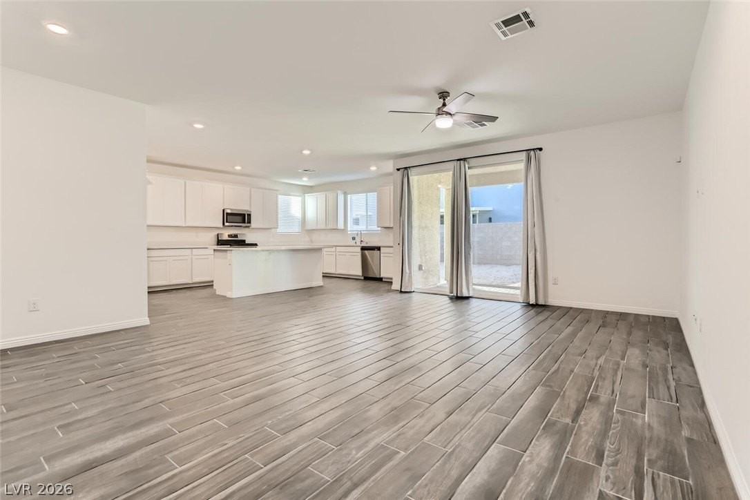 4208 Bayley Skye Ave - Photo 5 of 32