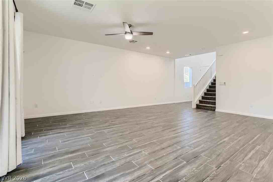 4208 Bayley Skye Ave - Photo 7 of 32