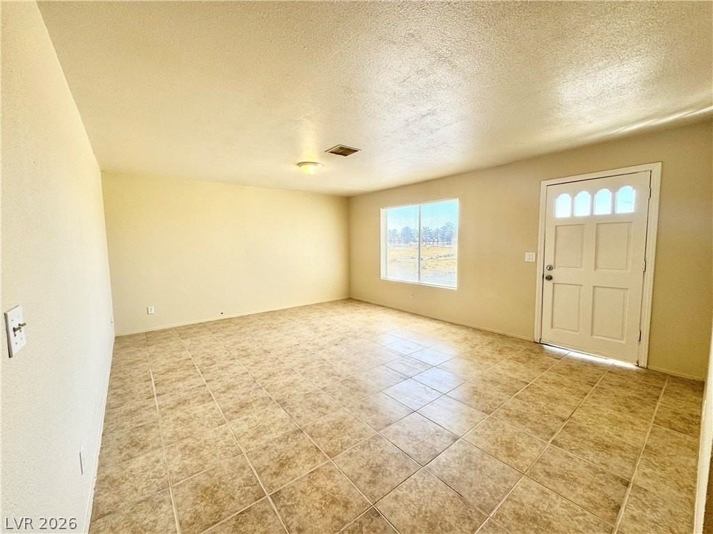 1350 Ogallala St #4 - Photo 3 of 8