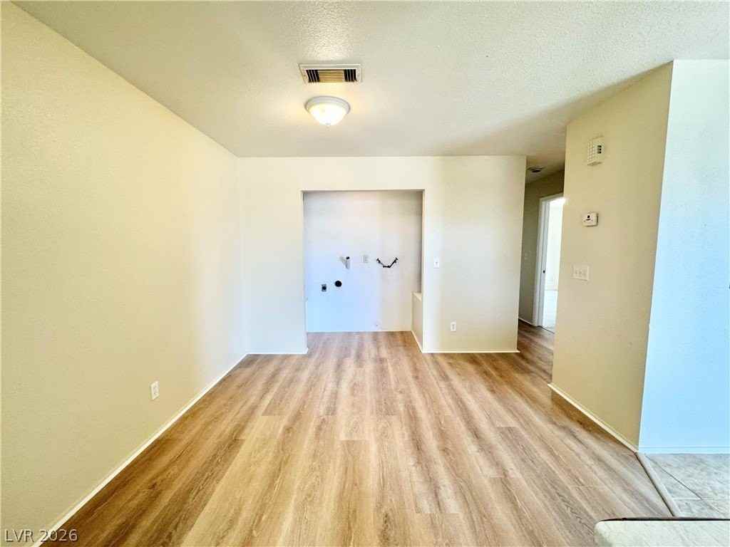 1350 Ogallala St #4 - Photo 5 of 8