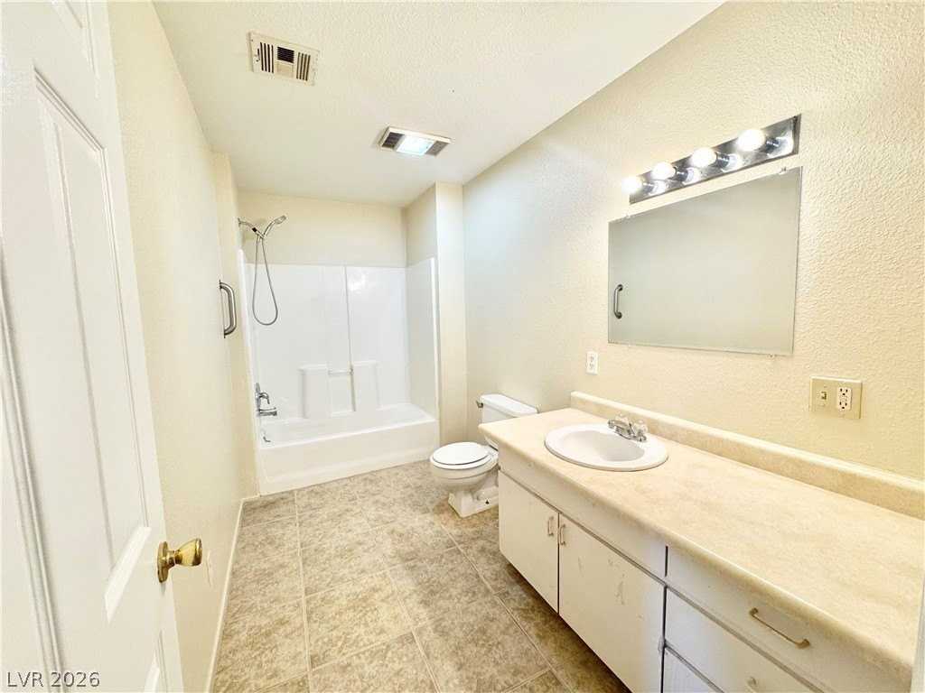 1350 Ogallala St #4 - Photo 7 of 8