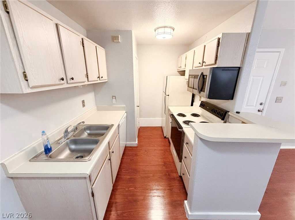 5211 Lindell Rd #105 - Photo 3 of 19