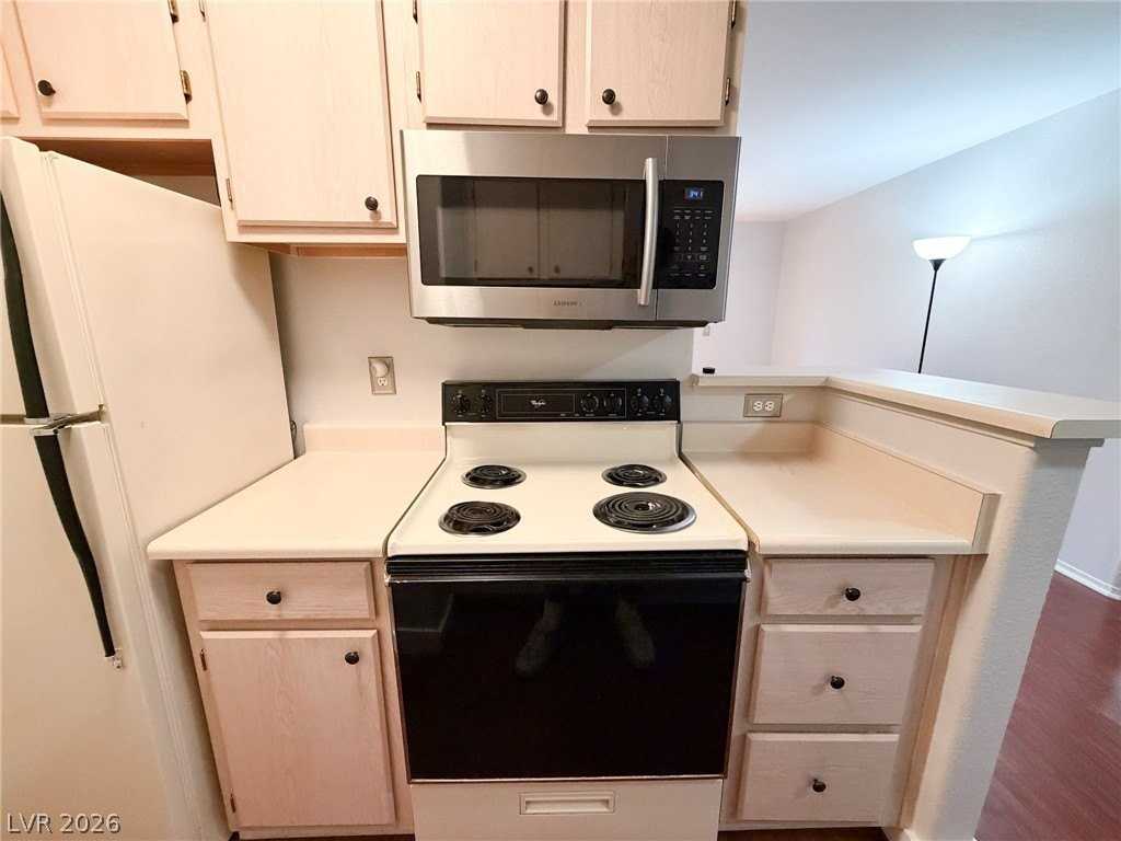 5211 Lindell Rd #105 - Photo 5 of 19